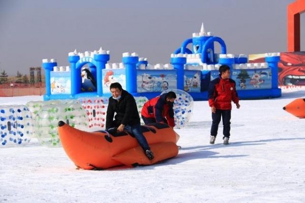 兰州新区全民冰雪旅游季拉开序幕！玩雪的走起，位置在这儿→-5.jpg