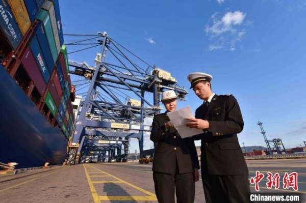 1月-11月宁波外贸进出口达8895.6亿元 同比增长7.1%-2.jpg
