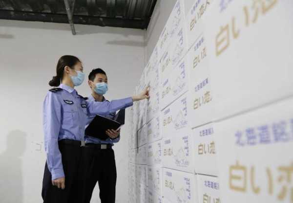 白色恋人、卡乐比薯条等网红食品低报价走私，沪海关重拳打击-1.jpg