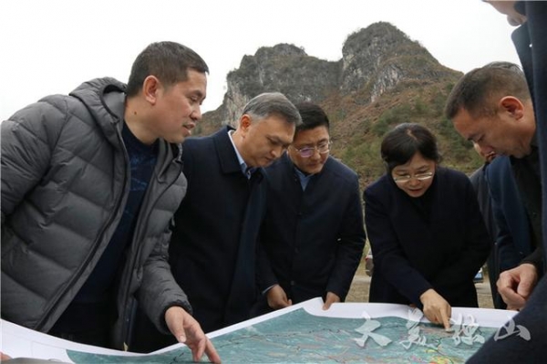 季泓到独山调研贵州南部物流中心和加工贸易区建设情况-5.jpg
