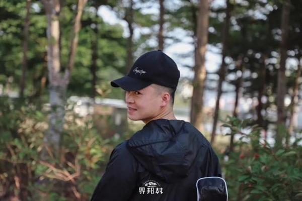“一进海关就被工作人员宰了小费”丨我的朋友在非洲采矿（1）-2.jpg