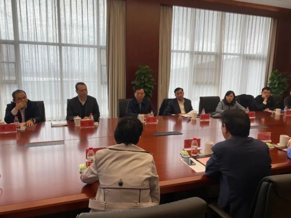进出口银行党委委员、副行长谢平赴浙江调研-2.jpg