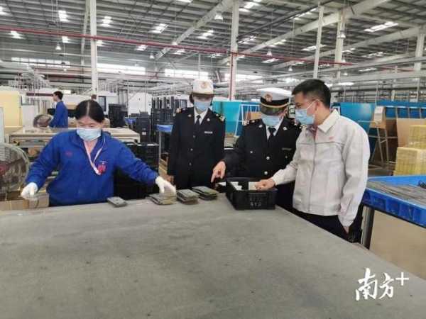 濠江海关：打通“两市场”激活“双循环”，支持企业开拓新业务-1.jpg