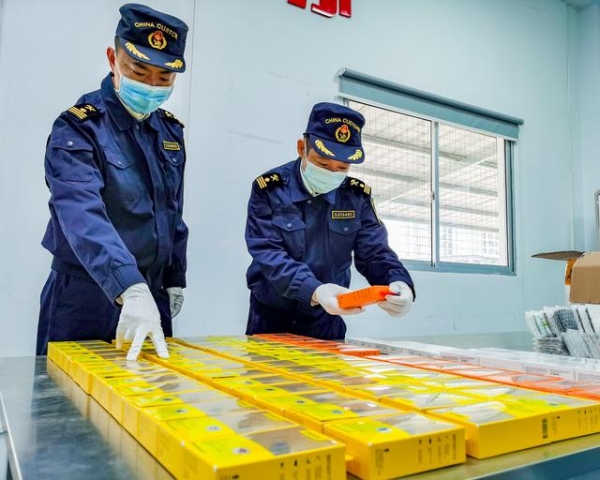 惠州海关查获一批侵权电子产品-2.jpg