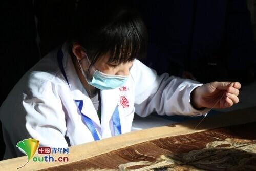 探访保税区里的“时光匠人”：在修复中感受文化传承-5.jpg