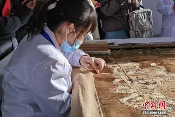 走近保税区里的文物修复师-6.jpg