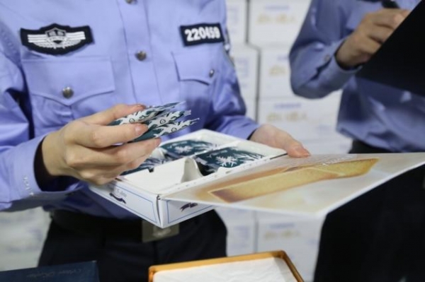 “白色恋人”、Ryoce生巧克力等低报价格走私案值逾亿元，上海海关重拳出击-2.jpg