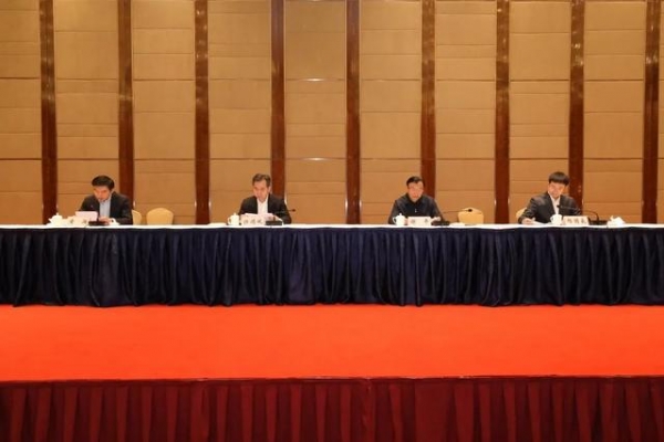 进出口银行党委委员、副行长谢平赴江苏调研，与江苏省委常委、苏州市委书记许昆林会谈-2.jpg
