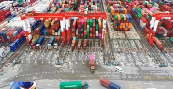 我国进出口继续保持增长势头 上海港集装箱年吞吐量突破4000万标箱-3.jpg