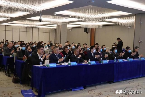 第八届“中原资本市场论坛”在河南国际艺术品保税仓圆满落幕-2.jpg