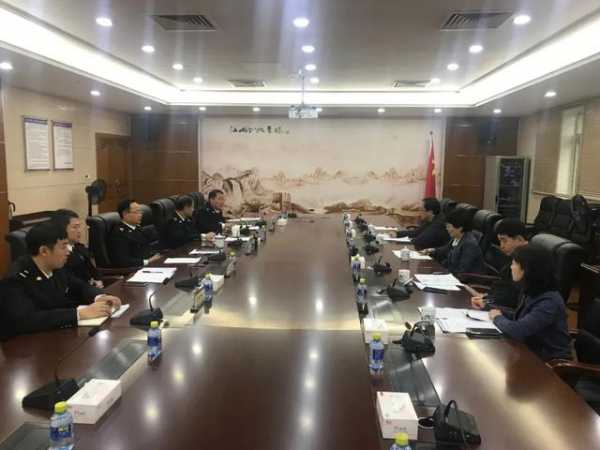 中消会张沁荣理事长一行赴海口海关调研-1.jpg