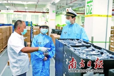 深圳海关企业规范管理示范基地挂牌-1.jpg
