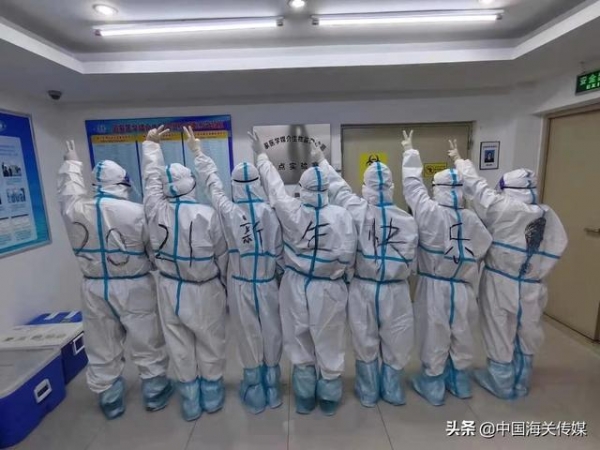 大连海关国际旅行保健中心：坚守核酸检测岗位 ?拒病毒于国门之外-3.jpg