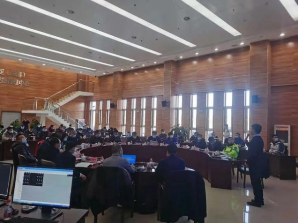 保税区开展危险化学品泄漏事故桌面演练-5.jpg