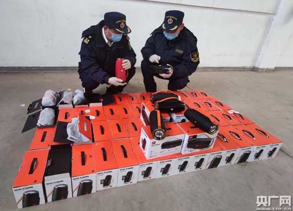 江西赣州海关查获一批假冒汽车零配件-1.jpg