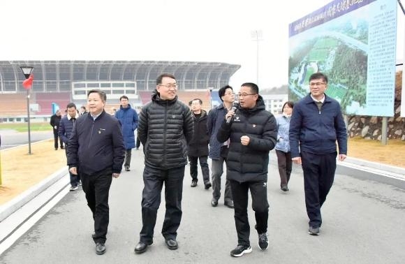 中国银保监会中国进出口银行领导到我县调研-7.jpg