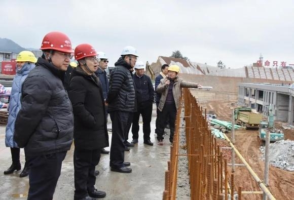 中国银保监会中国进出口银行领导到我县调研-11.jpg