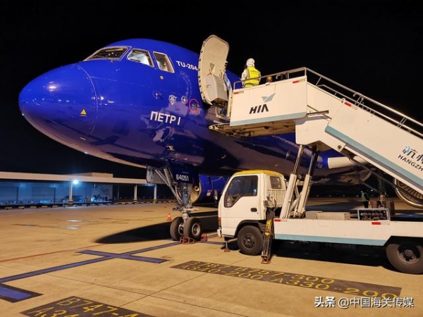 杭州海关全力保障空港口岸通关顺畅-3.jpg