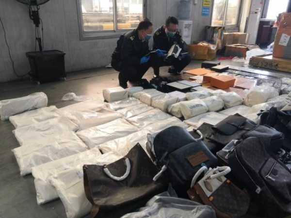 “微型机”夹藏“李鬼”，广州海关查获4批涉嫌侵权出口物-2.jpg