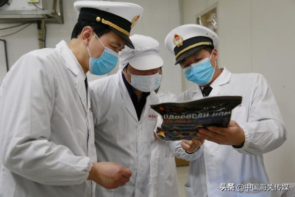 启东海关助出口紫菜转型网红“夹心海苔”-2.jpg