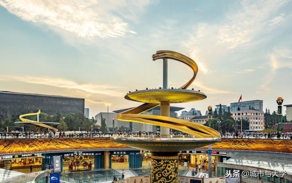 「城市观察」中欧班列-成都重庆西安进出口的财富密码-4.jpg