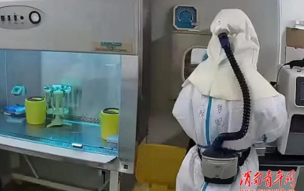 渭南市二院曾梦妮同志圆满完成西安海关核酸检测增援工作平安归来-4.jpg