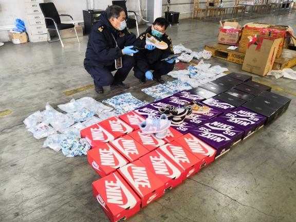 这个“耐克”商标有异样！广州海关查获3批出口侵权货物-2.jpg