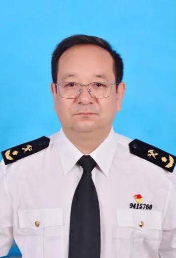 从大学生到海关关长！他获国家表彰，却说自己还有4个"不合格"-1.jpg