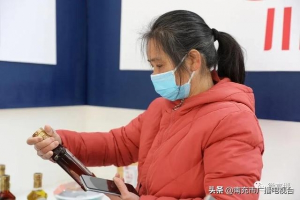 20家优质企业齐齐签约！今天，南充保税物流中心（B型）正式封关运营啦-8.jpg