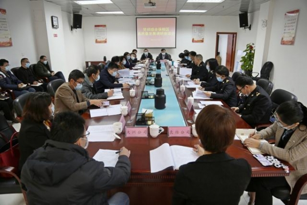 南宁海关副关长邓光文到凭祥综合保税区调研-1.jpg