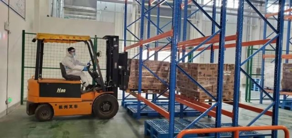 快讯！第二单跨境电商零售进口“A2奶粉”进入襄阳保税物流中心-9.jpg