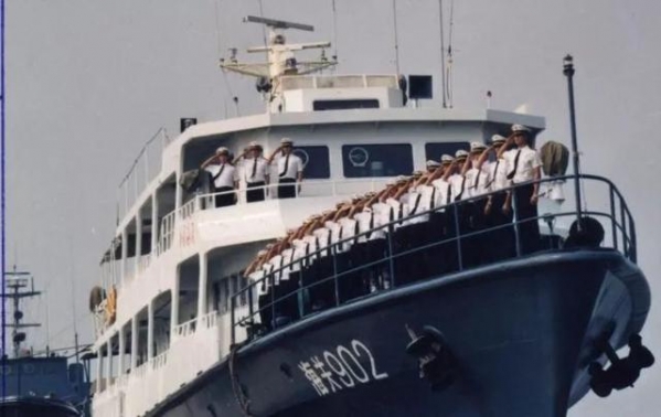 英雄而光荣的镇馆之宝——“海关902”艇-6.jpg