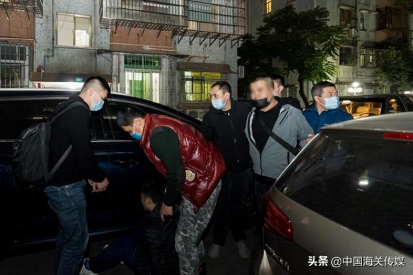 案值约1100万元！拱北海关破获一起团伙走私高档酒进境案-3.jpg
