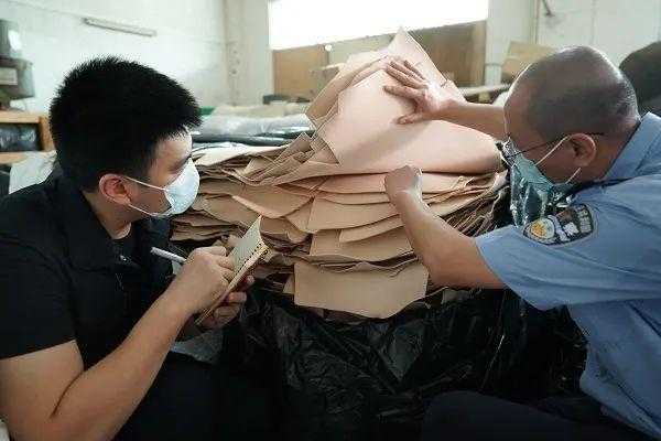 黄埔海关：5亿元牛皮走私大案破了，现场查扣涉嫌走私进口牛皮329.96吨-4.jpg
