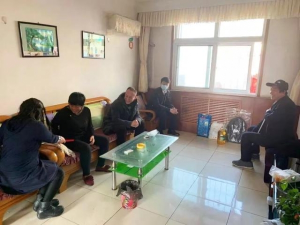 保税区两新党委办组织开展“万名党员联万户”活动-1.jpg