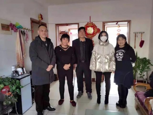 保税区两新党委办组织开展“万名党员联万户”活动-2.jpg