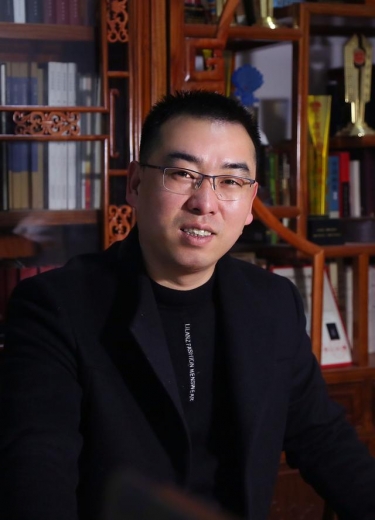 大师风范 精神传承∣大师和他的朋友们——水晶雕刻展品赏析-2.jpg