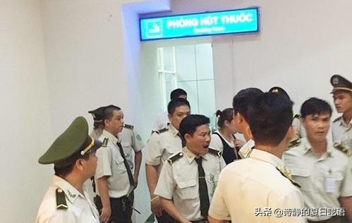 越南海关边检历史上乱象：看见中国人就上前索要小费，不给还骂人-8.jpg