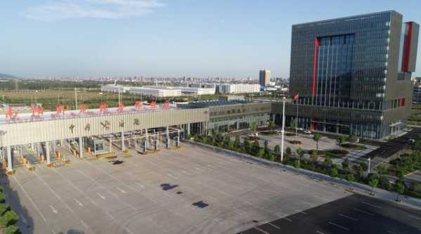 用力量和速度助力南阳经济发展?——卧龙综合保税区构建双循环对外发展新格局-1.jpg