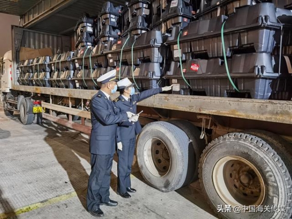 特斯拉配件于宁波口岸入境，中国工厂陆续“接货”-1.jpg