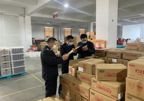 临沂海关助力“网红”山楂条走出国门-1.jpg