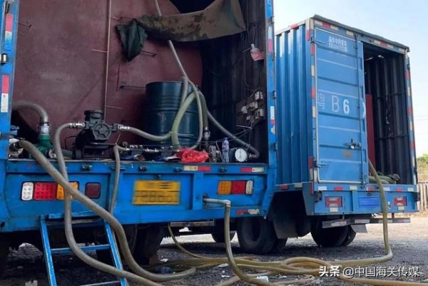 深圳海关、公安联手，捣毁“黑油点”9个-2.jpg