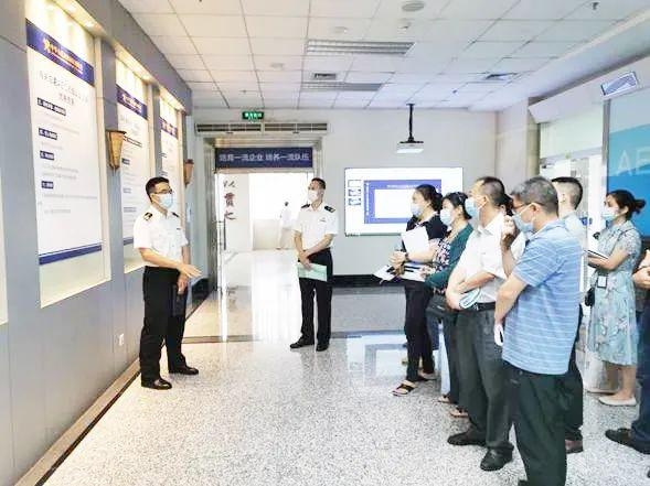 新春走基层｜发挥文明实践力量，让企业感受“海关速度”-6.jpg