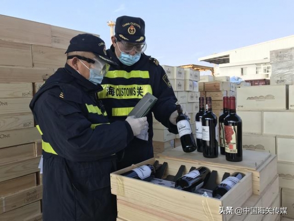 红酒箱藏火腿508只，缉私部门要和你“谈一谈”-1.jpg
