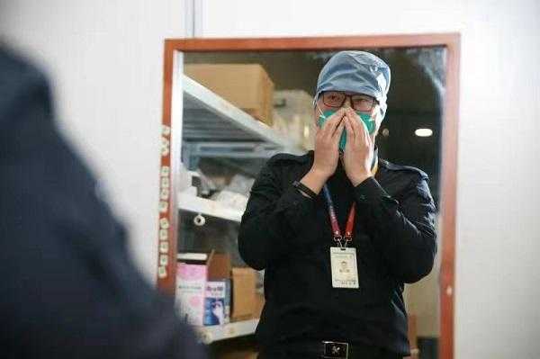 机场海关登临值机关员：比起去年，今年的年夜饭太幸福了-2.jpg