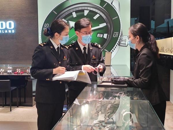海口海关春节期间监管销售离岛免税品114万件 同比增长225%-1.jpg