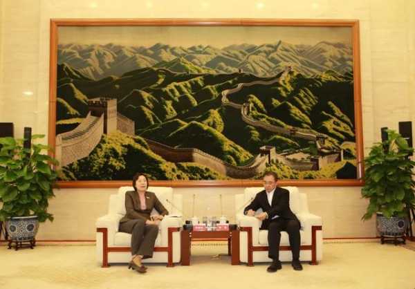 进出口银行董事长胡晓炼与中国大唐集团董事长邹磊会谈-2.jpg