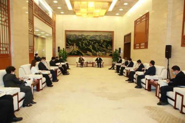 进出口银行董事长胡晓炼与中国大唐集团董事长邹磊会谈-3.jpg