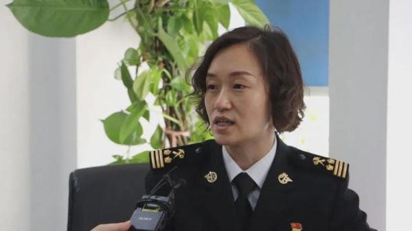 鲅鱼圈海关实招助力就地温暖过佳节-3.jpg