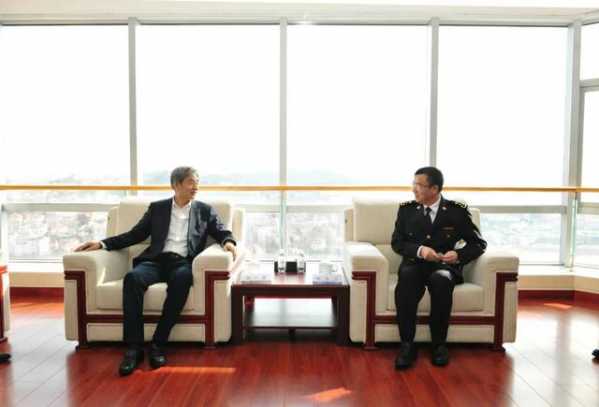 山东邮政党委书记、总经理韩广岳拜访青岛海关-1.jpg